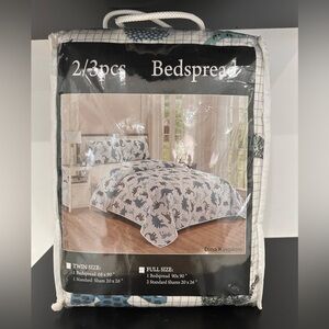 BETTER HOME STYLE  FULL DINOSAURS WHITE BLUE AND GRAY 3 PIECE.